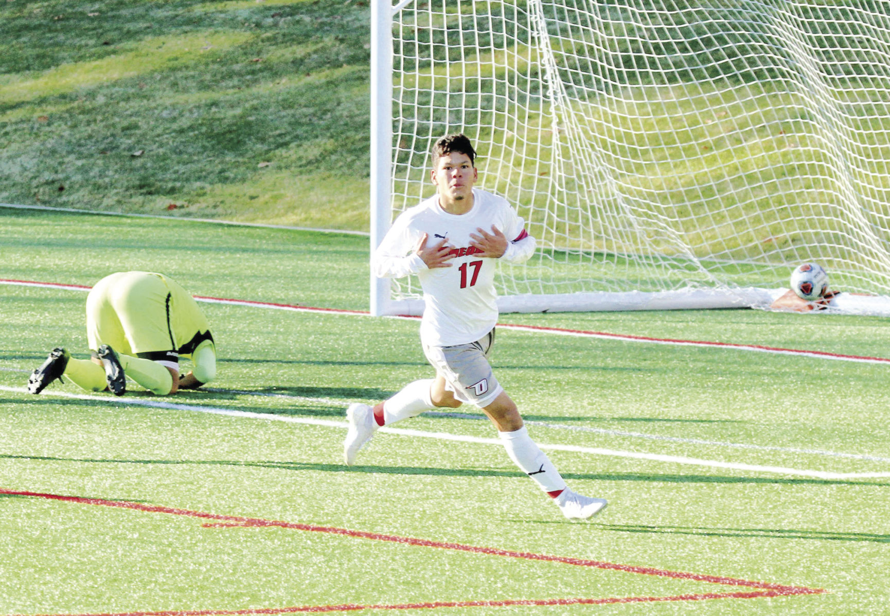 Hernandez powers O-State to SUNYAC title game